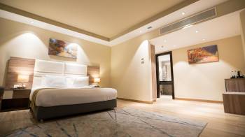 Junior Suite with Sea View5