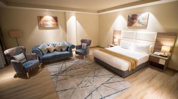 Junior Suite with Sea View12
