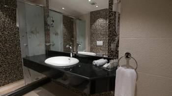 Standard Double or Twin Room4